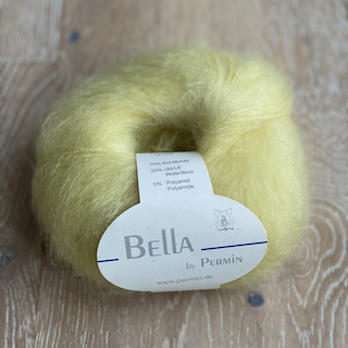 Bella  - 23