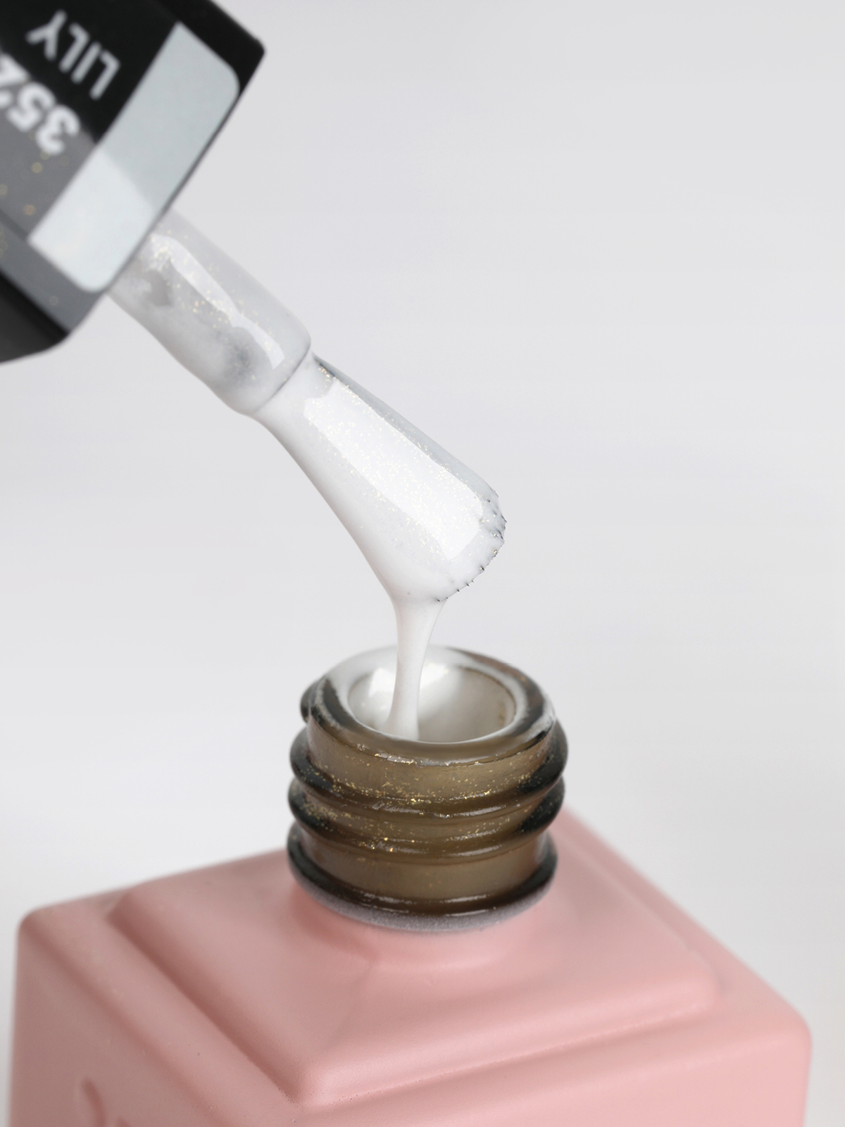 E.MiLac ANG Lily #352, 9 ml. - 4