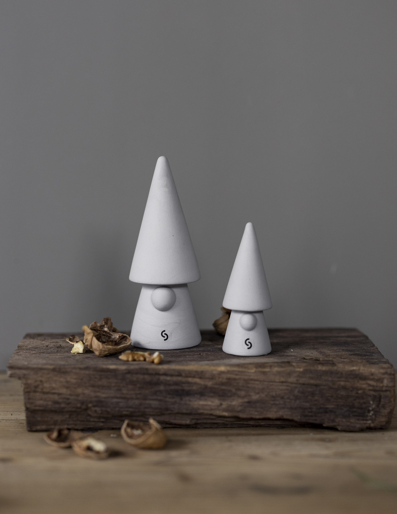 Evert - Tomte - Grå - Keramik - 15 cm - 6