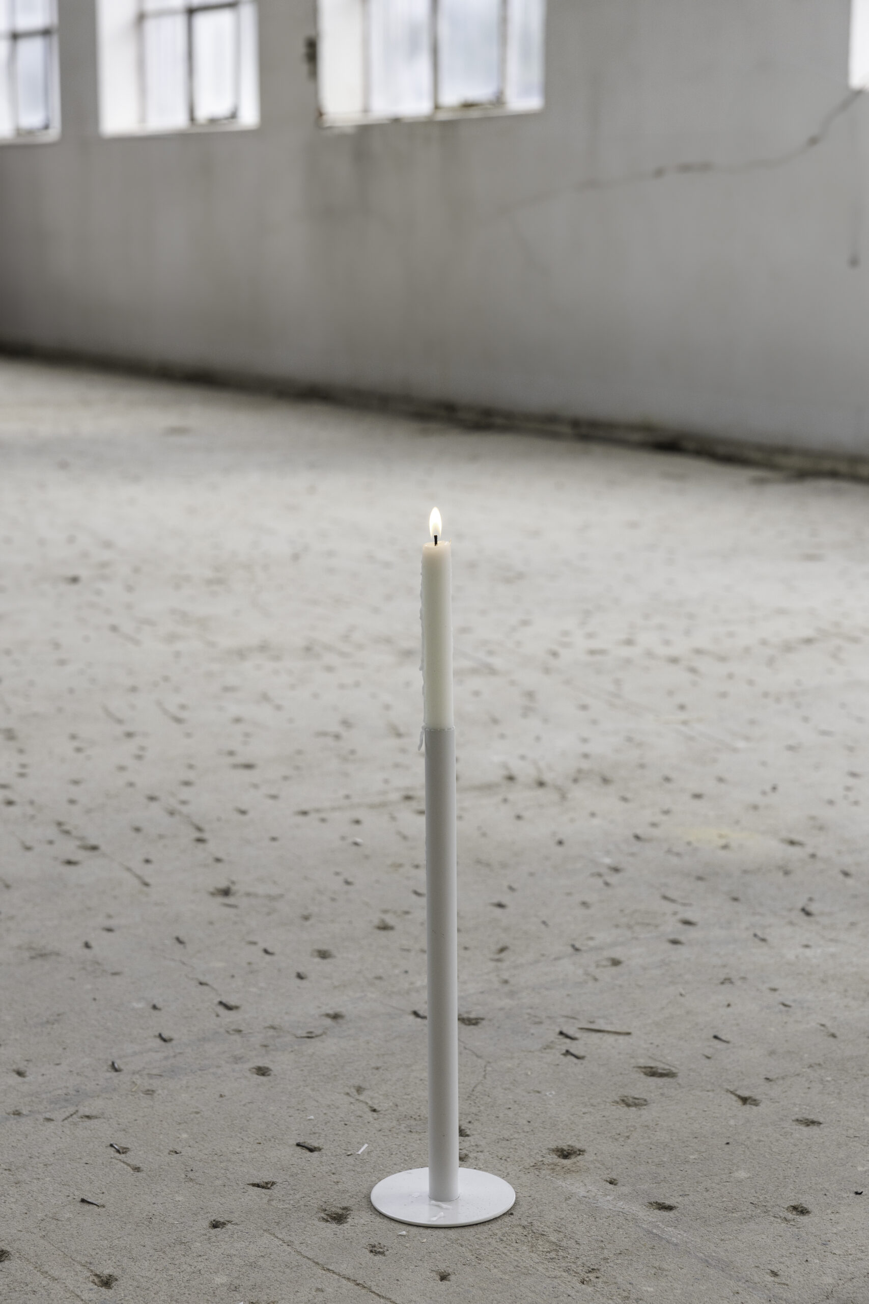 Liten vit ljusstake - 40 cm
