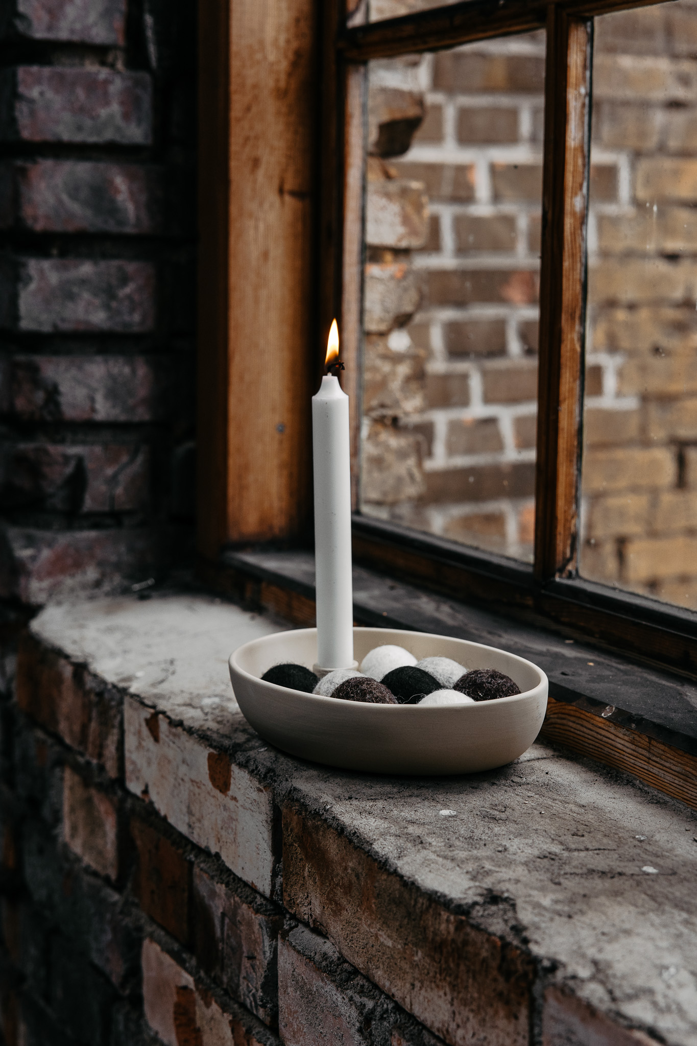 Lidatorp Beige oval candle holder - 21x14x4 cm - 10