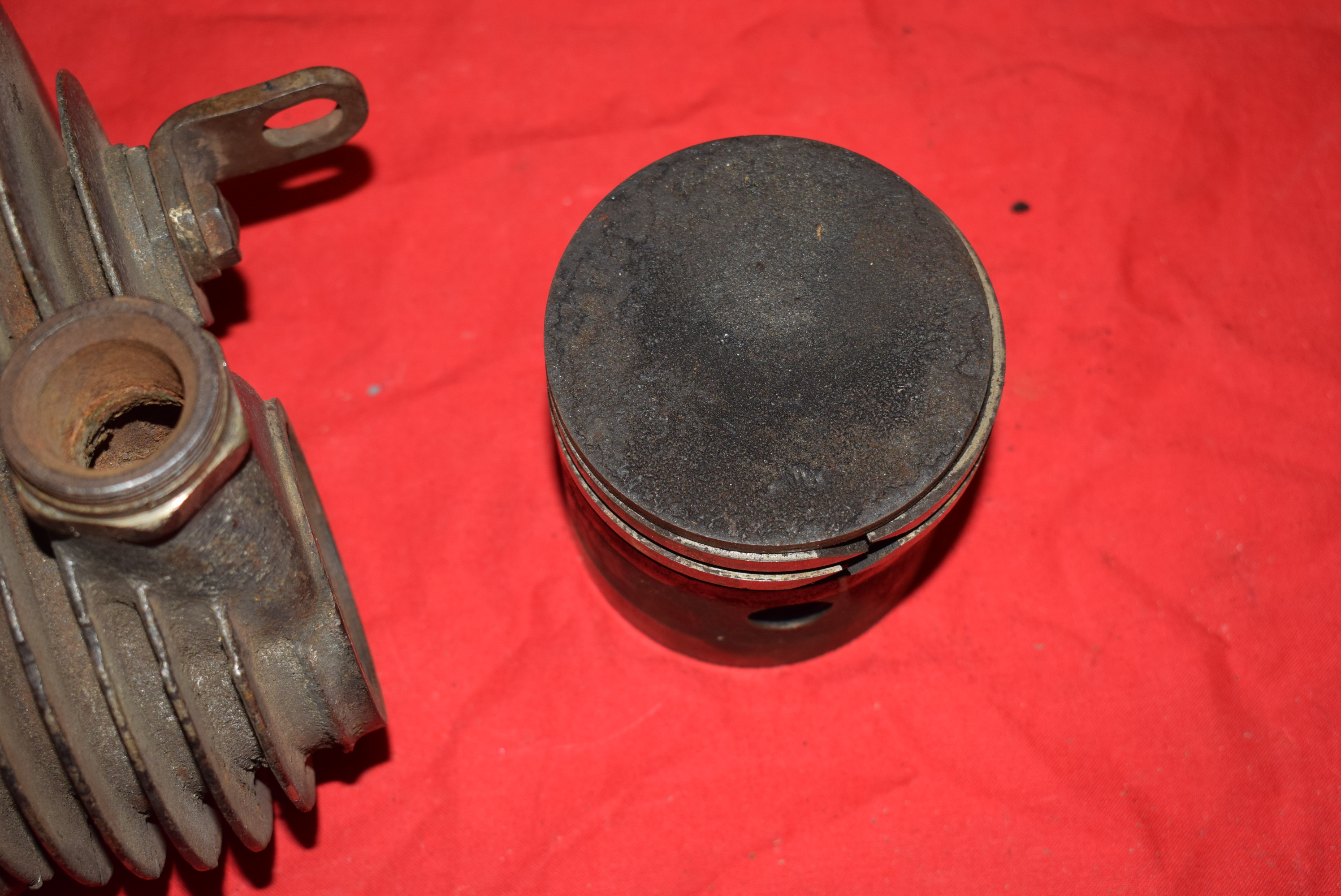 Cylinder Front with piston Excelsior 1911-12 twin
