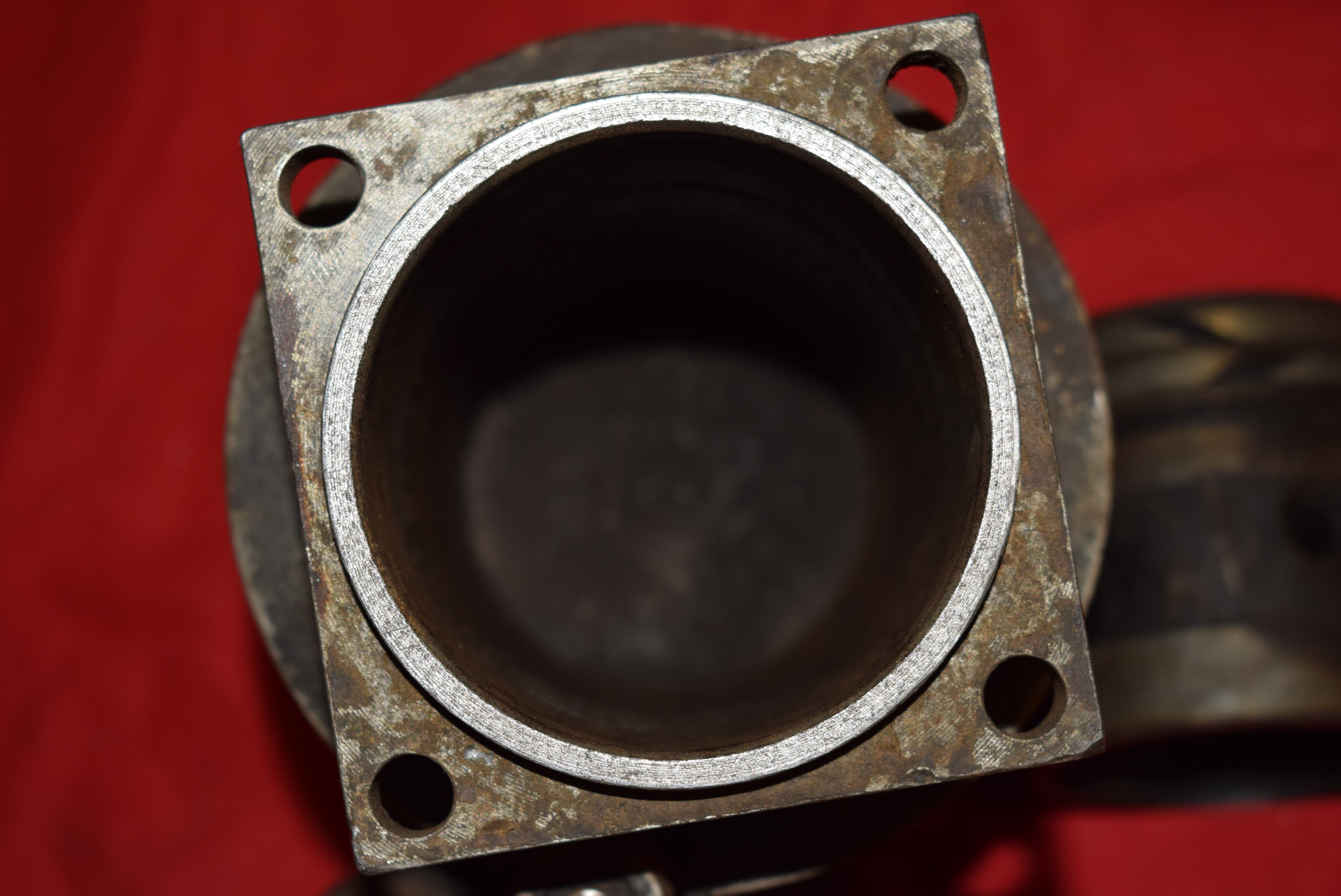 Cylinder Front with piston Excelsior 1911-12 twin