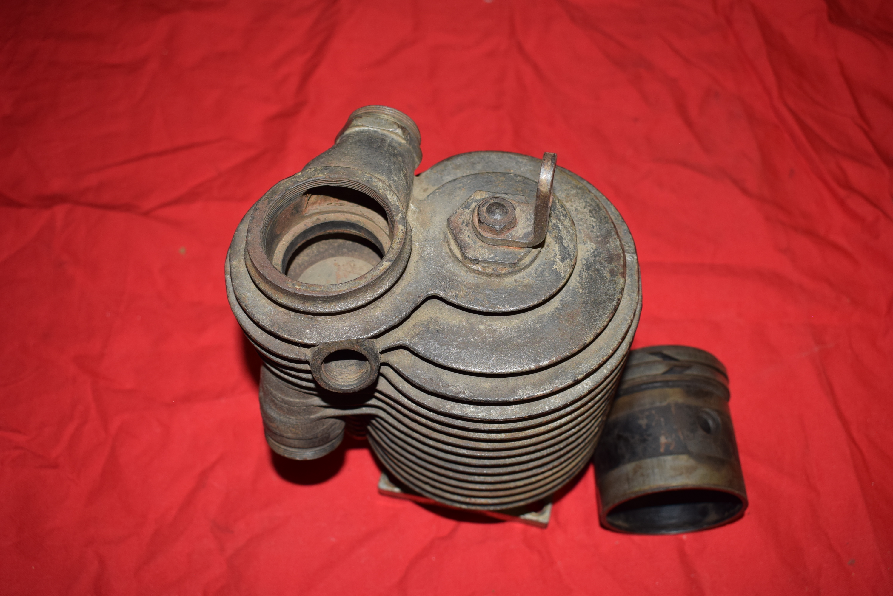 Cylinder Front with piston Excelsior 1911-12 twin