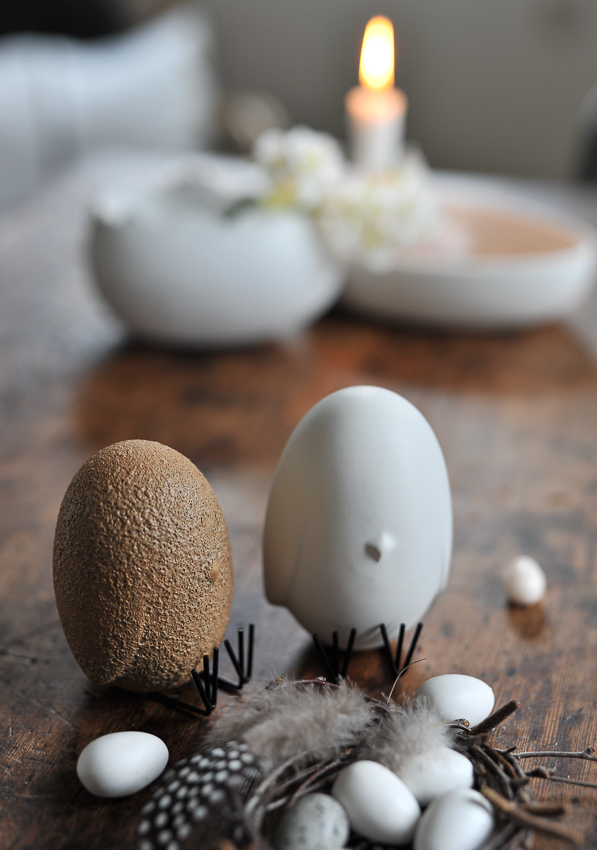 Sit Around - Sitting chicken - Sand - Ceramic - 10 cm - 2