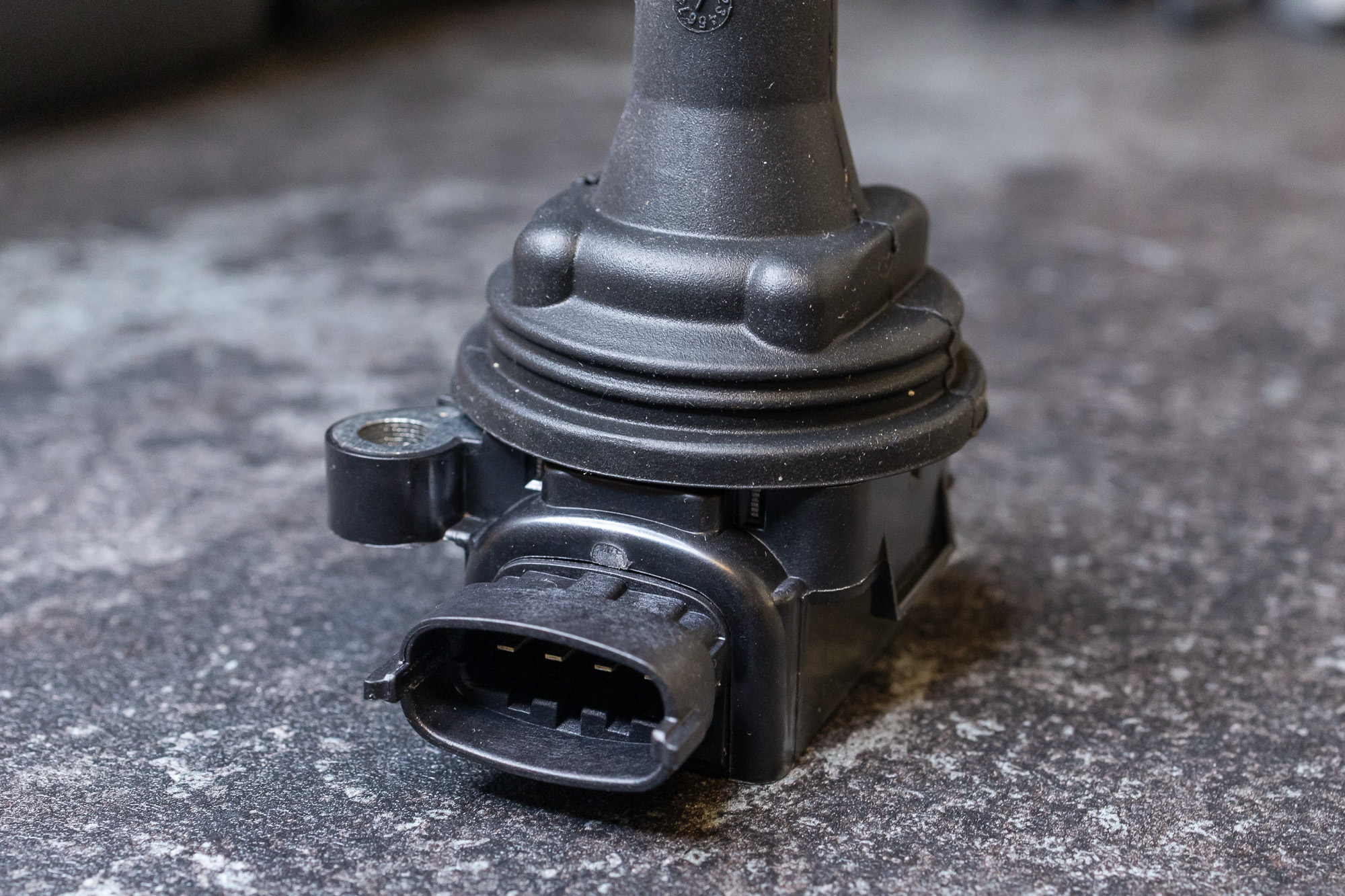Volvo "White / Alu block" engine "601" "416" ignition coil - 2