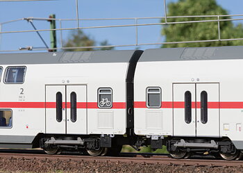 Personvagn DBpza 682.2 DoSto 1
