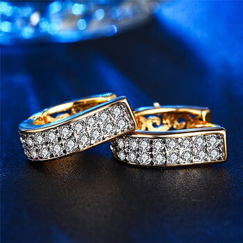 Örhängen med Cubic Zirconia och 18K Guldplätering