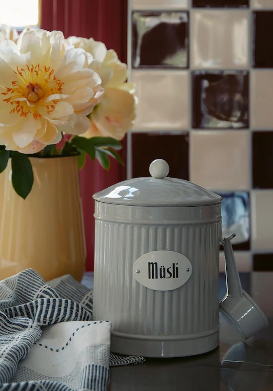 Tin with lid and scoop for Müsli - Beige
