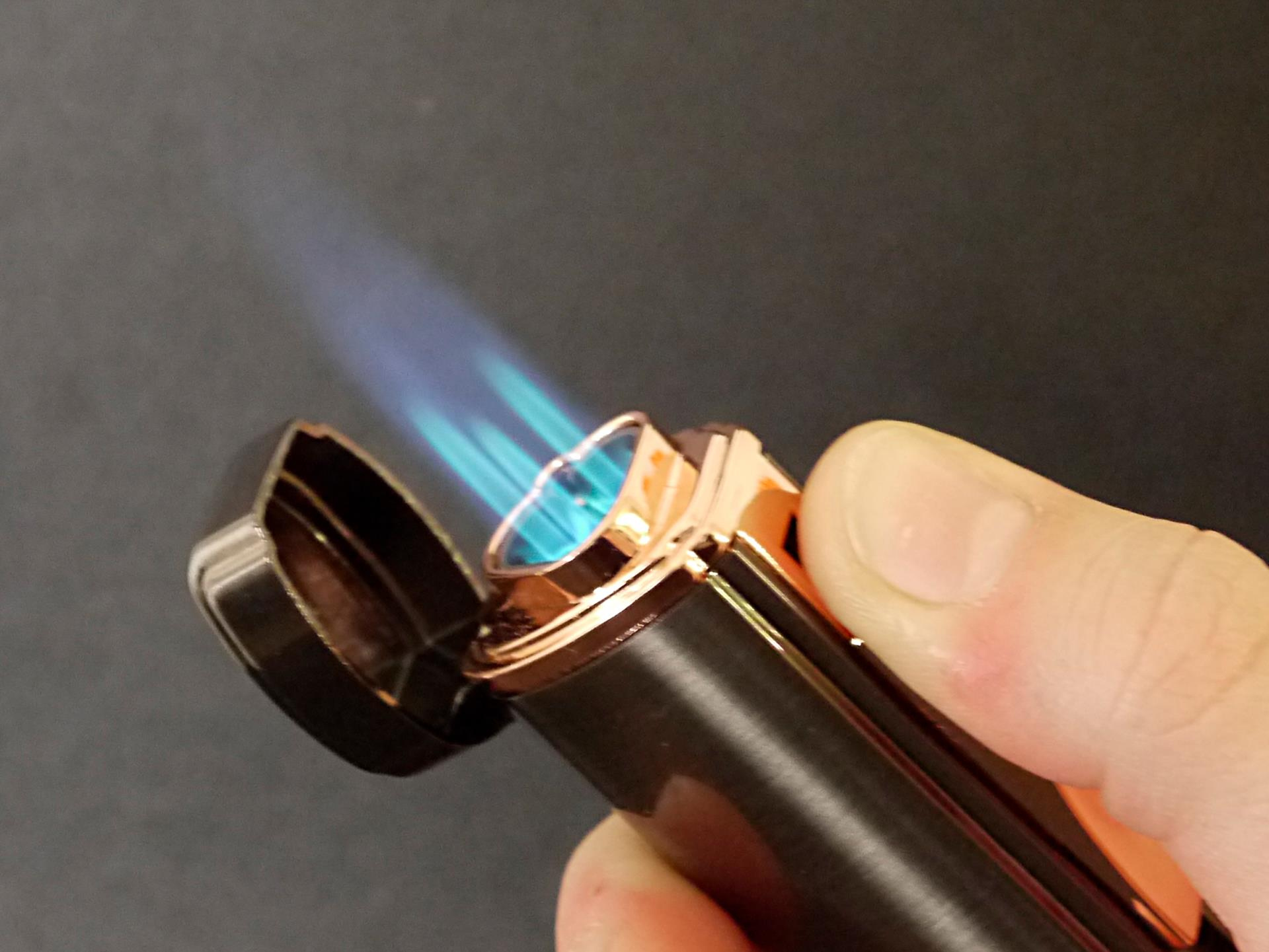 Jean Claude III Jet Flame Lighter Dark Gun/Rosegold - Inbyggd Cigarrborr - 5