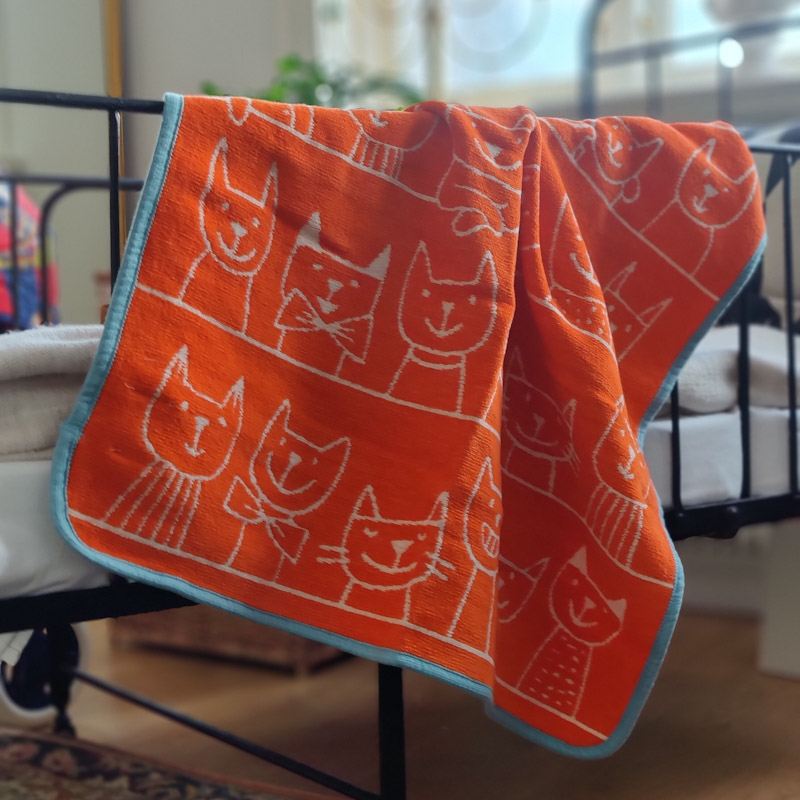 Moggie orange barnfilt från Klippan