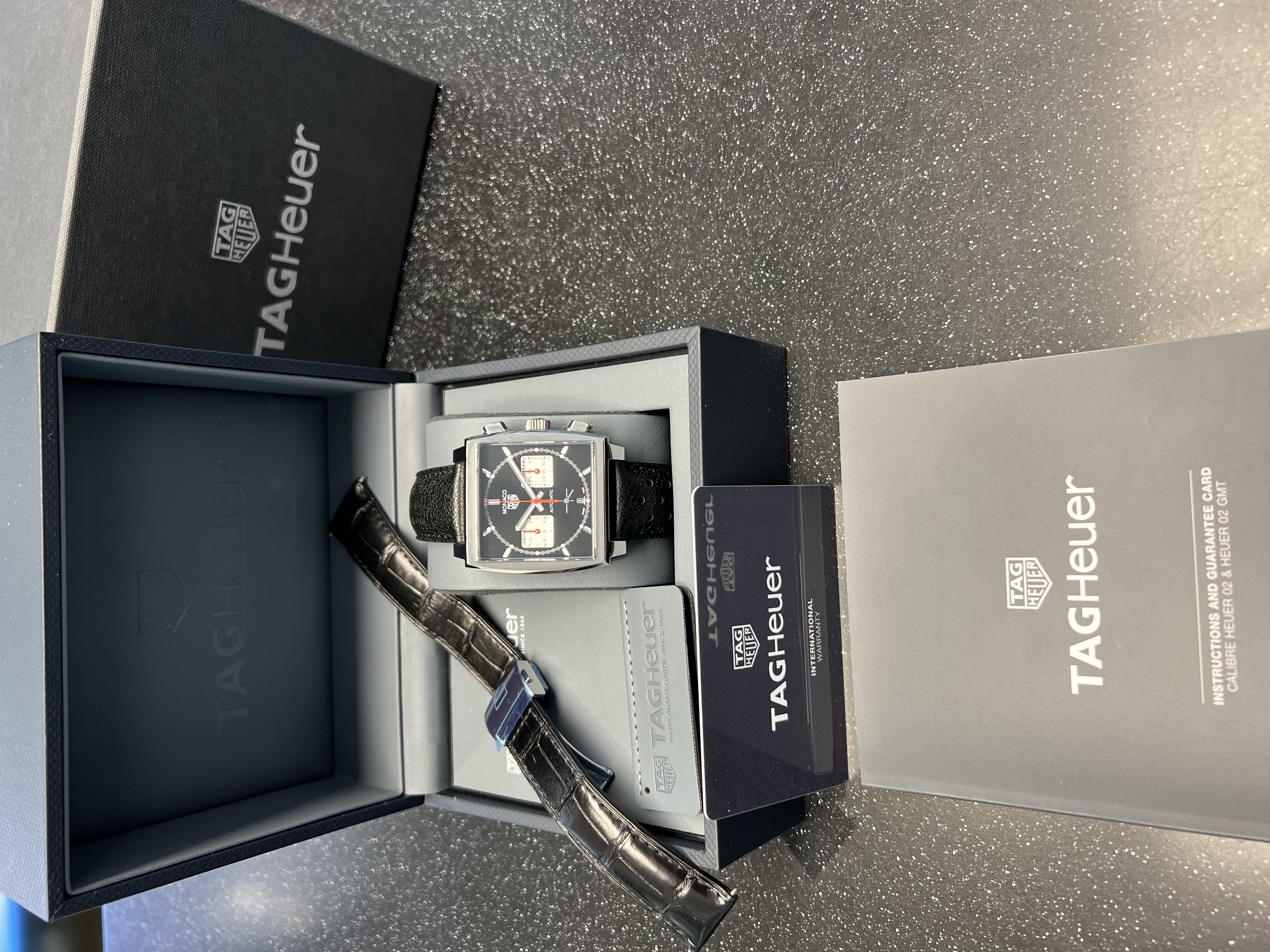 Såld 3 juni 2022 för 44.900:- TAG Heuer Monaco 39 svart - 2