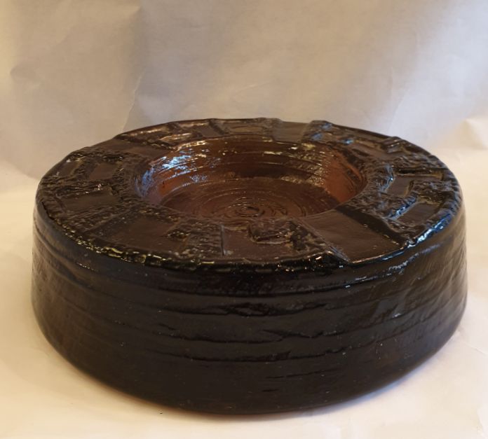 Ruda heavy ash tray bowl rose brown relief - 2