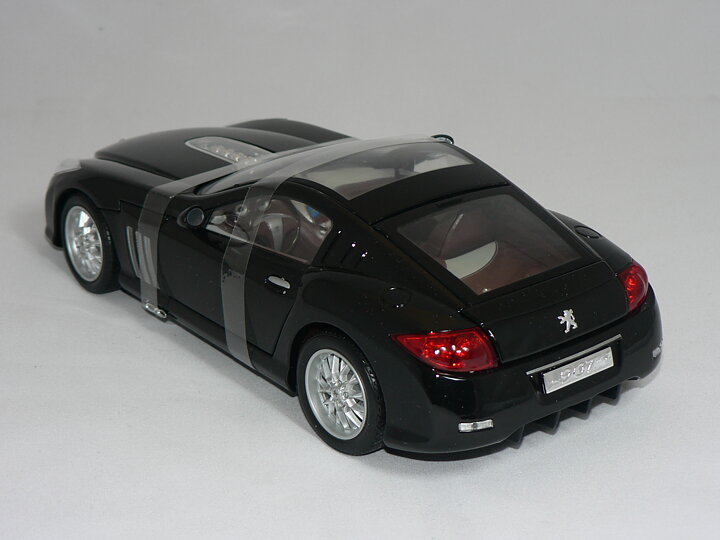 Peugeot 907 V12 Consept Car -2004  1:18  Burago