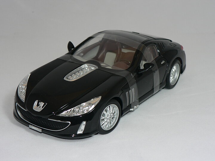 Peugeot 907 V12 Consept Car -2004  1:18  Burago