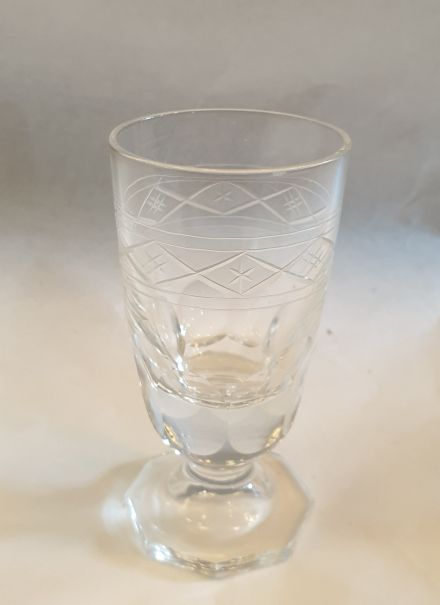 Shot glass rhombuses