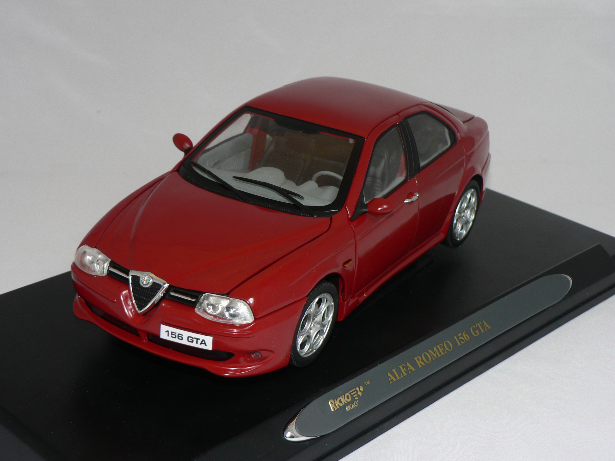 Alfa Romeo  156 GTA  2002    1:18 Ricko