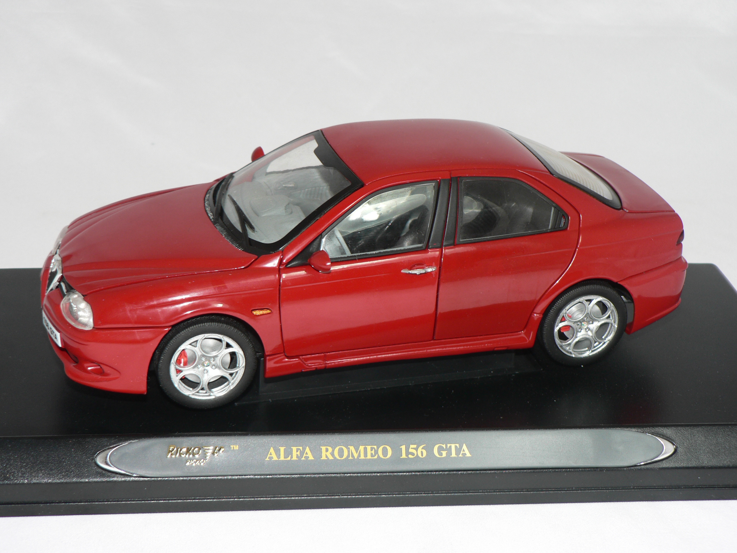 Alfa Romeo  156 GTA  2002    1:18 Ricko - 3