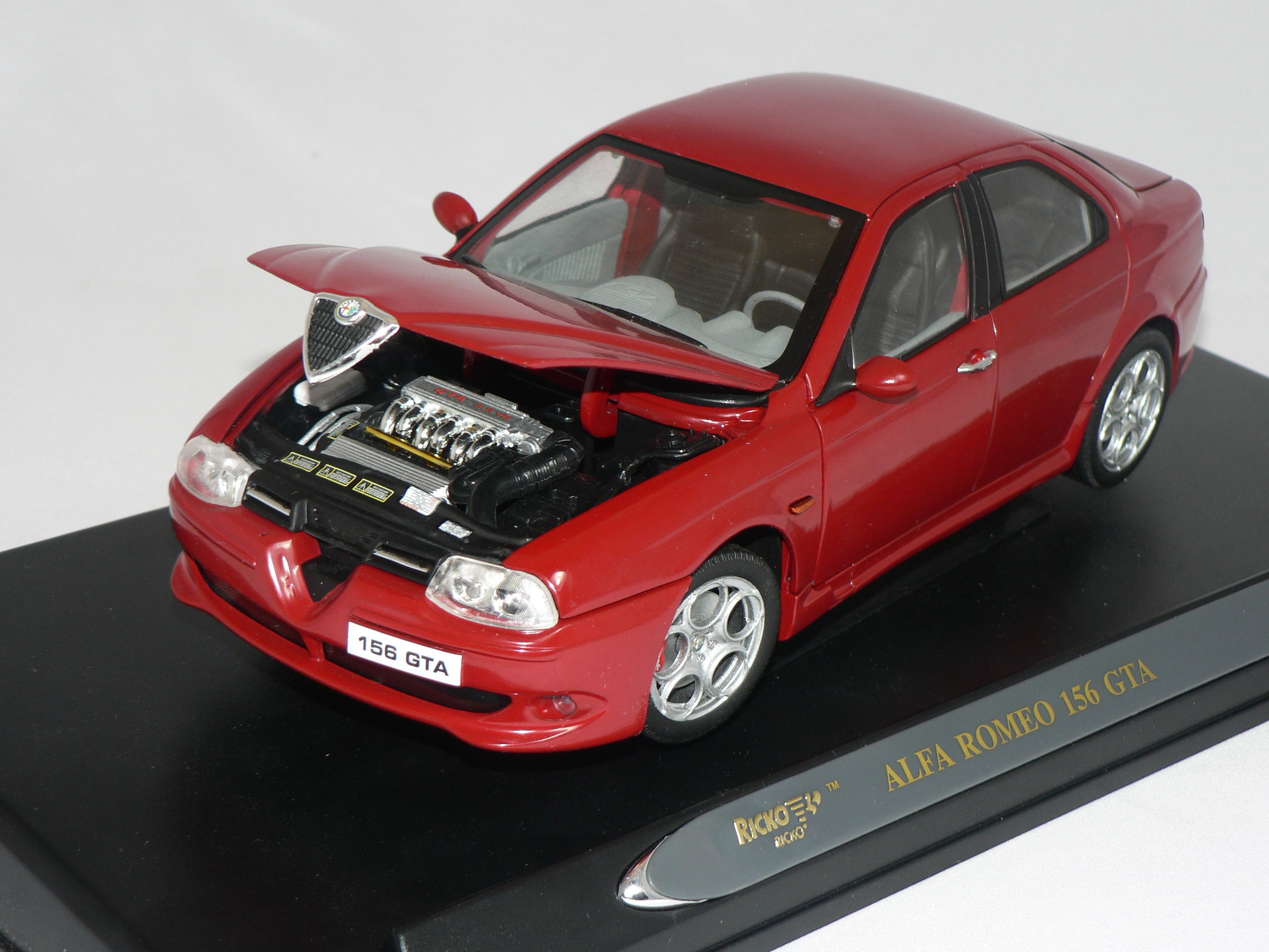 Alfa Romeo  156 GTA  2002    1:18 Ricko - 5