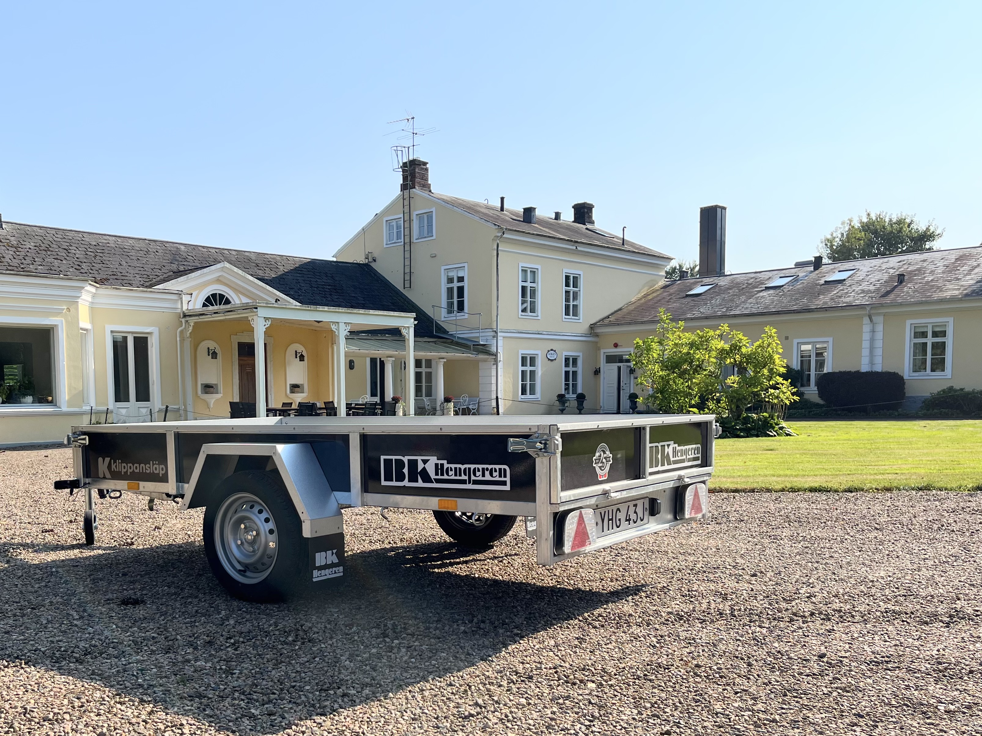Flaktrailer 261 x 138 cm OBROMSAD :: 750 kg  :: BK 0726 - 4