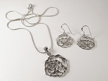 Set; Roshänge på silverormlänk 42 cm med hängande örhängen på krok. 925-silver. 