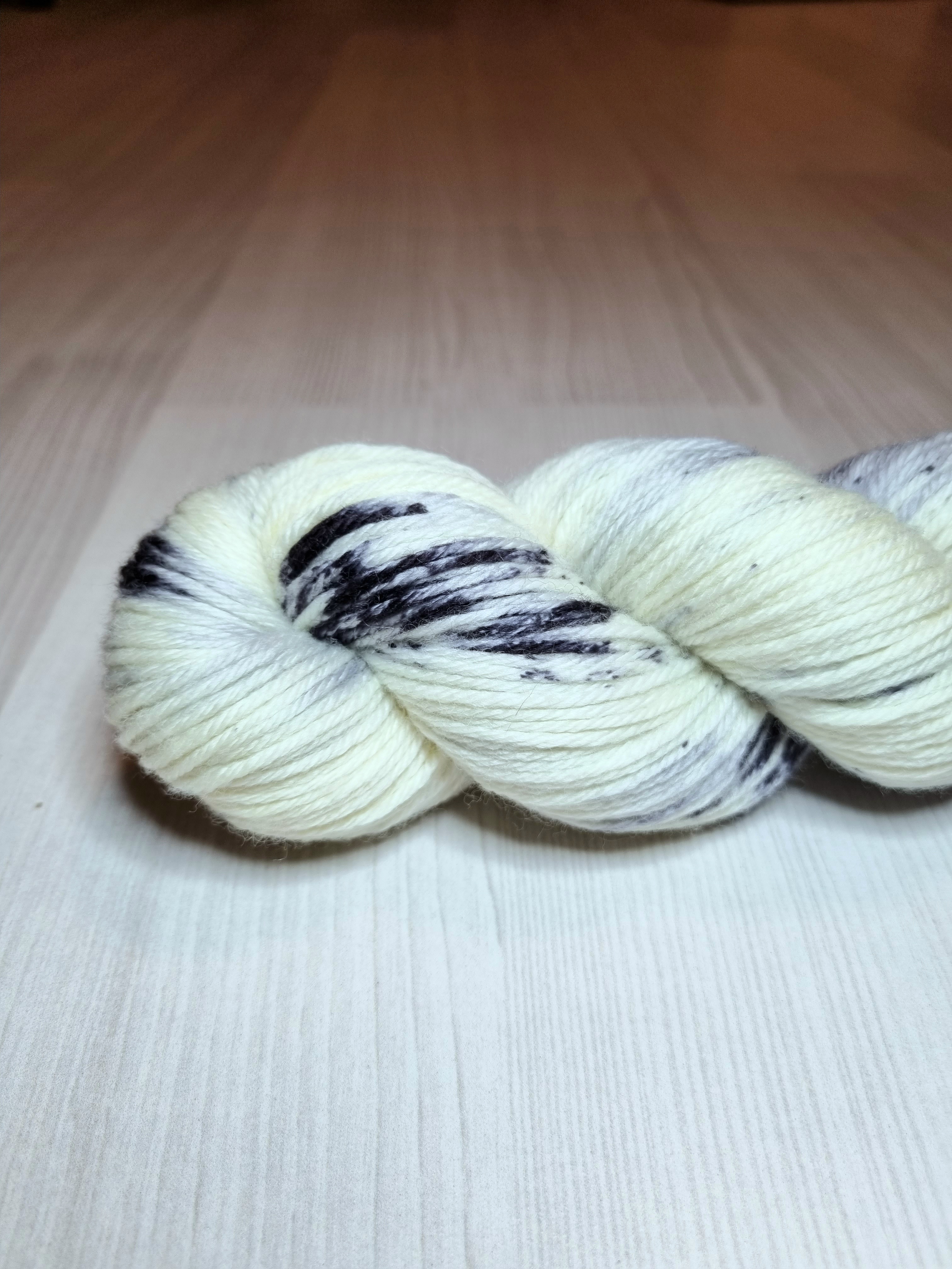 Merino DK 100g  Liqourice - 2