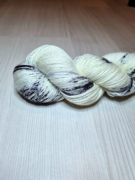 Emelilyknits Dreamy Silk 100g  Liqourice