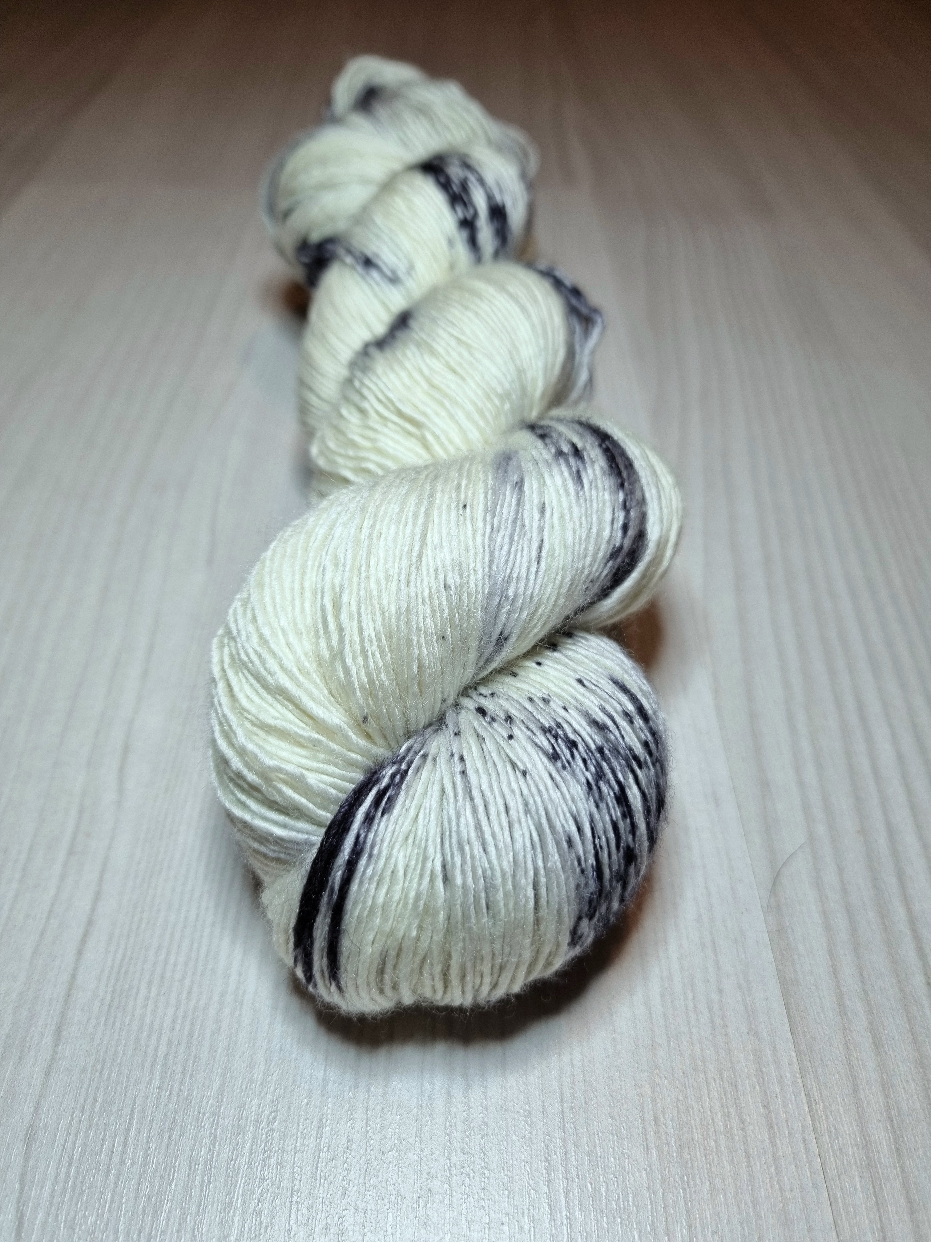 Emelilyknits Dreamy Silk 100g  Liqourice - 2