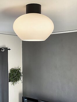 BELL plafond stor, svart/vit - Aneta Lighting