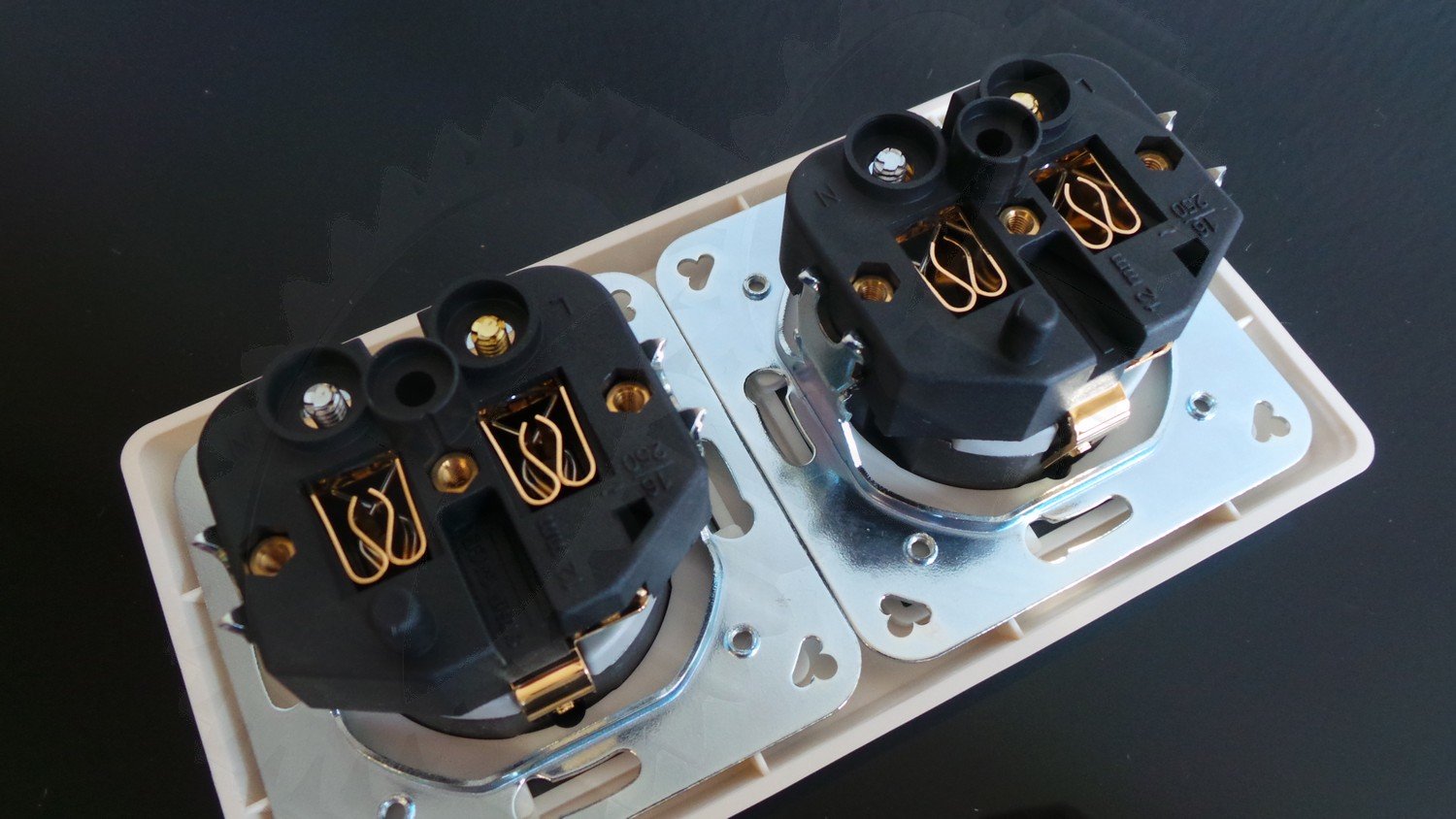 Furutech FP-SWS-D (G) - 2