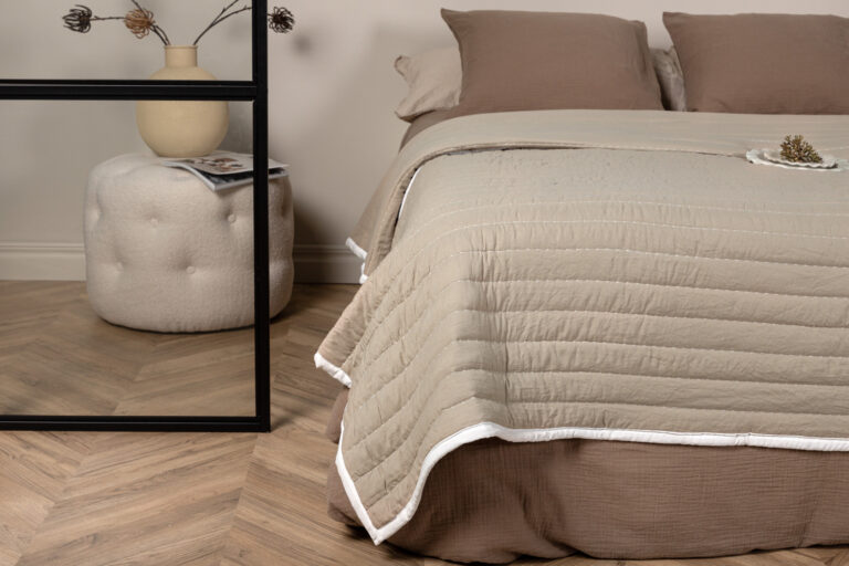 Överkast Juni beige