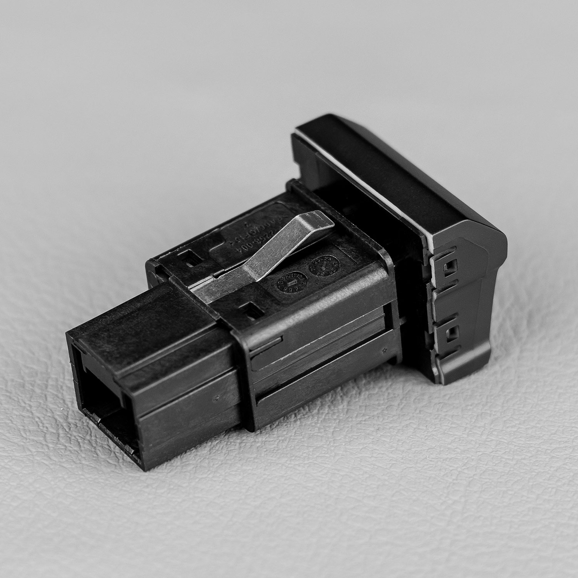 Center Switch | Amarok - 2