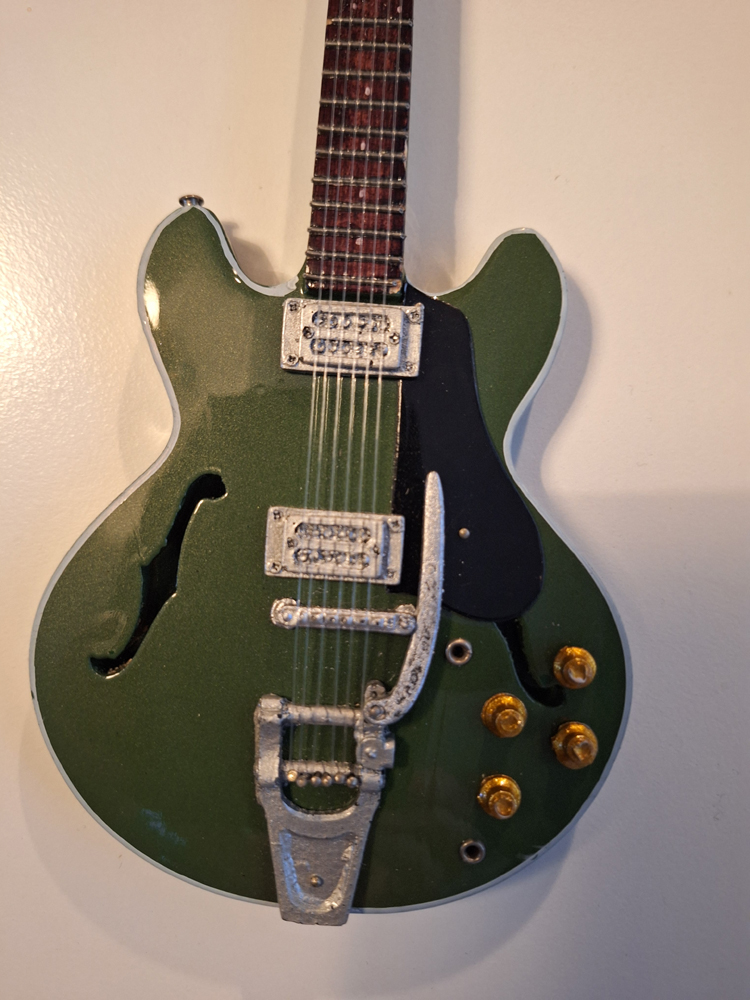 Mini guitar: Soundgarden - Chris Cornell