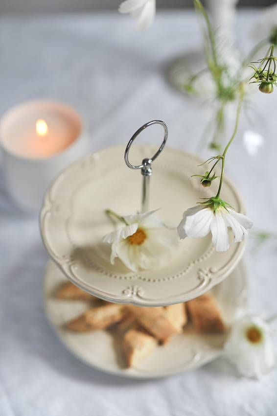 Tiered tray - Cake stand - 2 tiers - Ceramic - Cream - 21x23 cm - 2