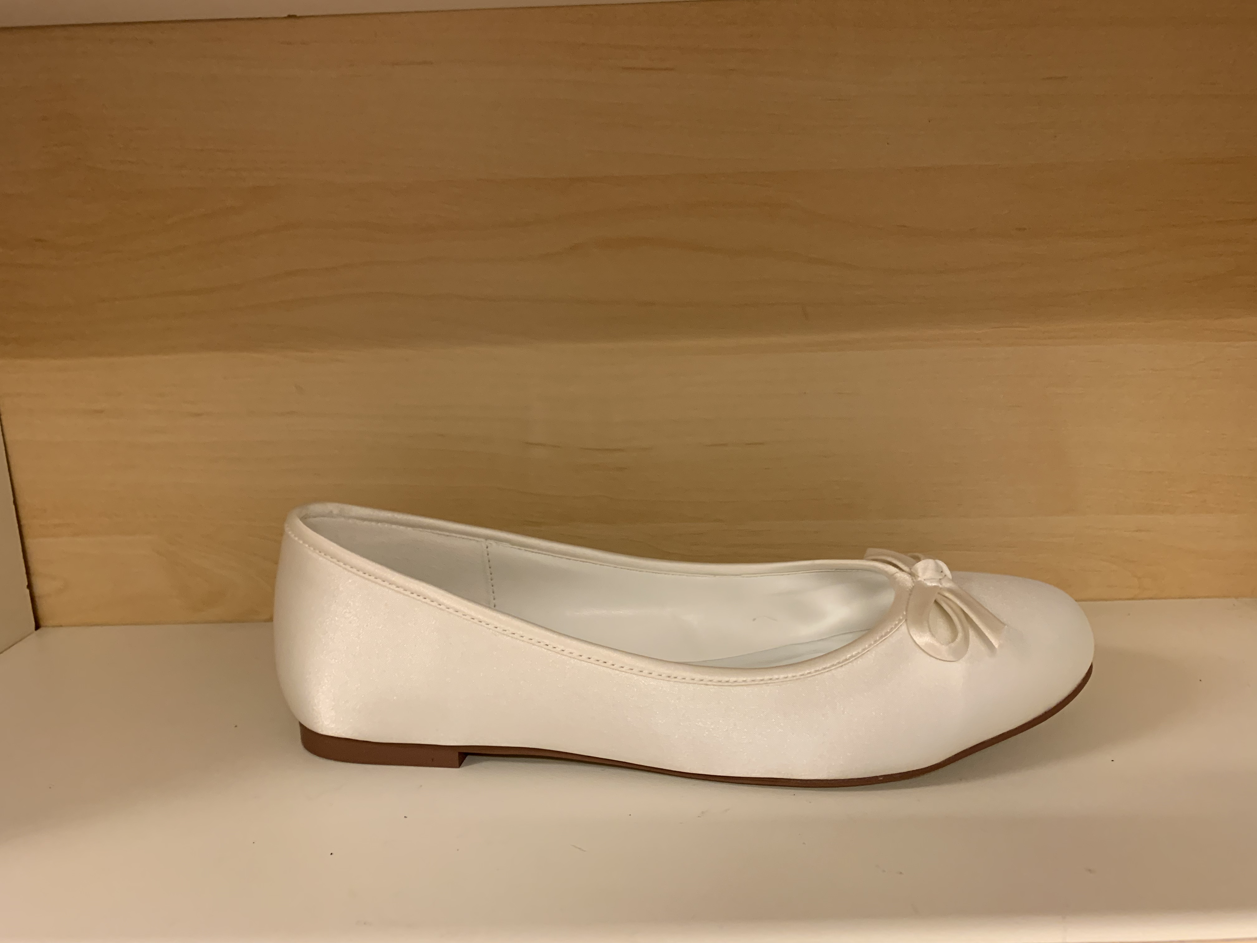 Ballerinasko i vit satin. - 3