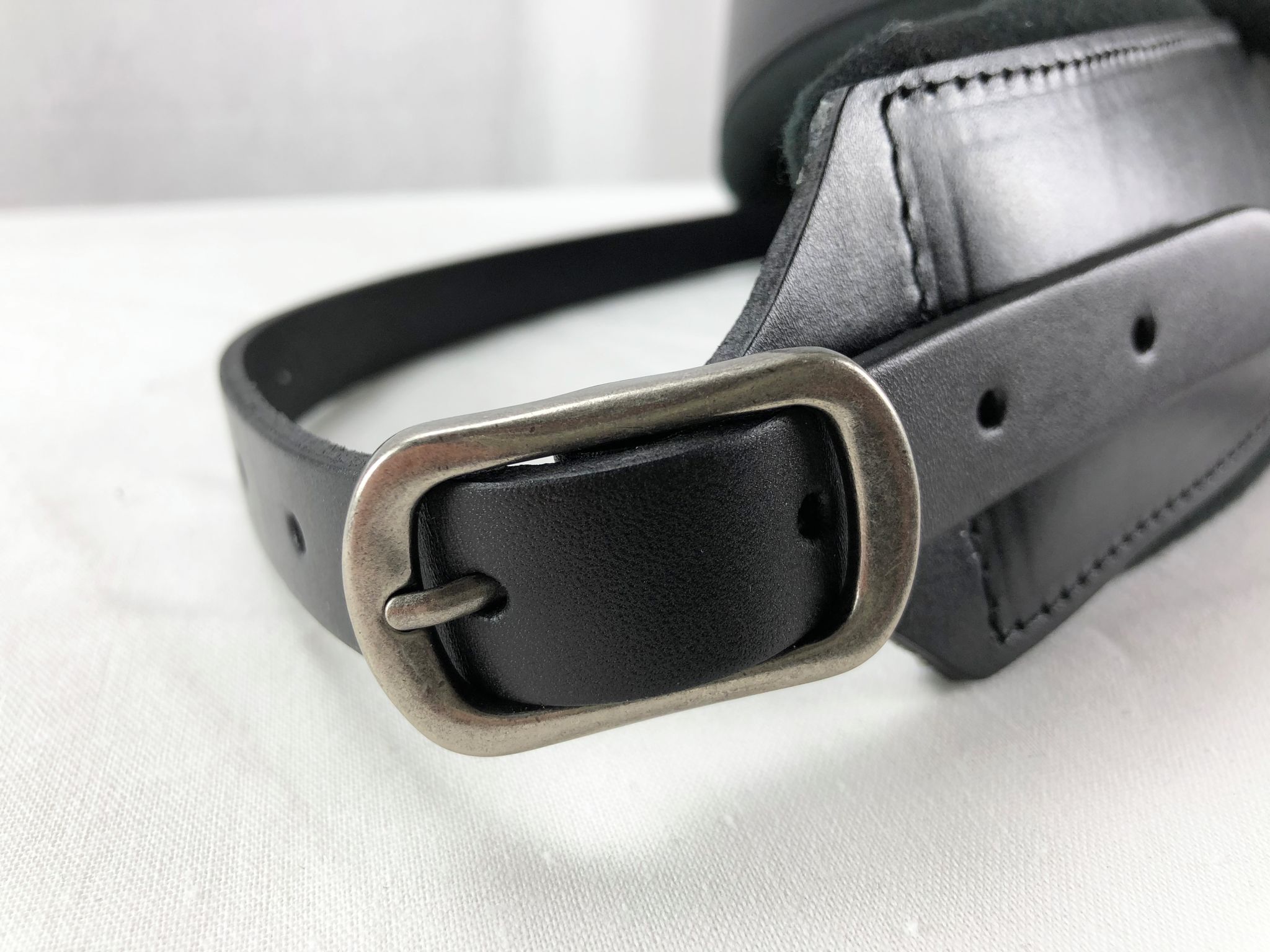Profile FPB01 Pro Italian Leather Guitar Strap Black - 3