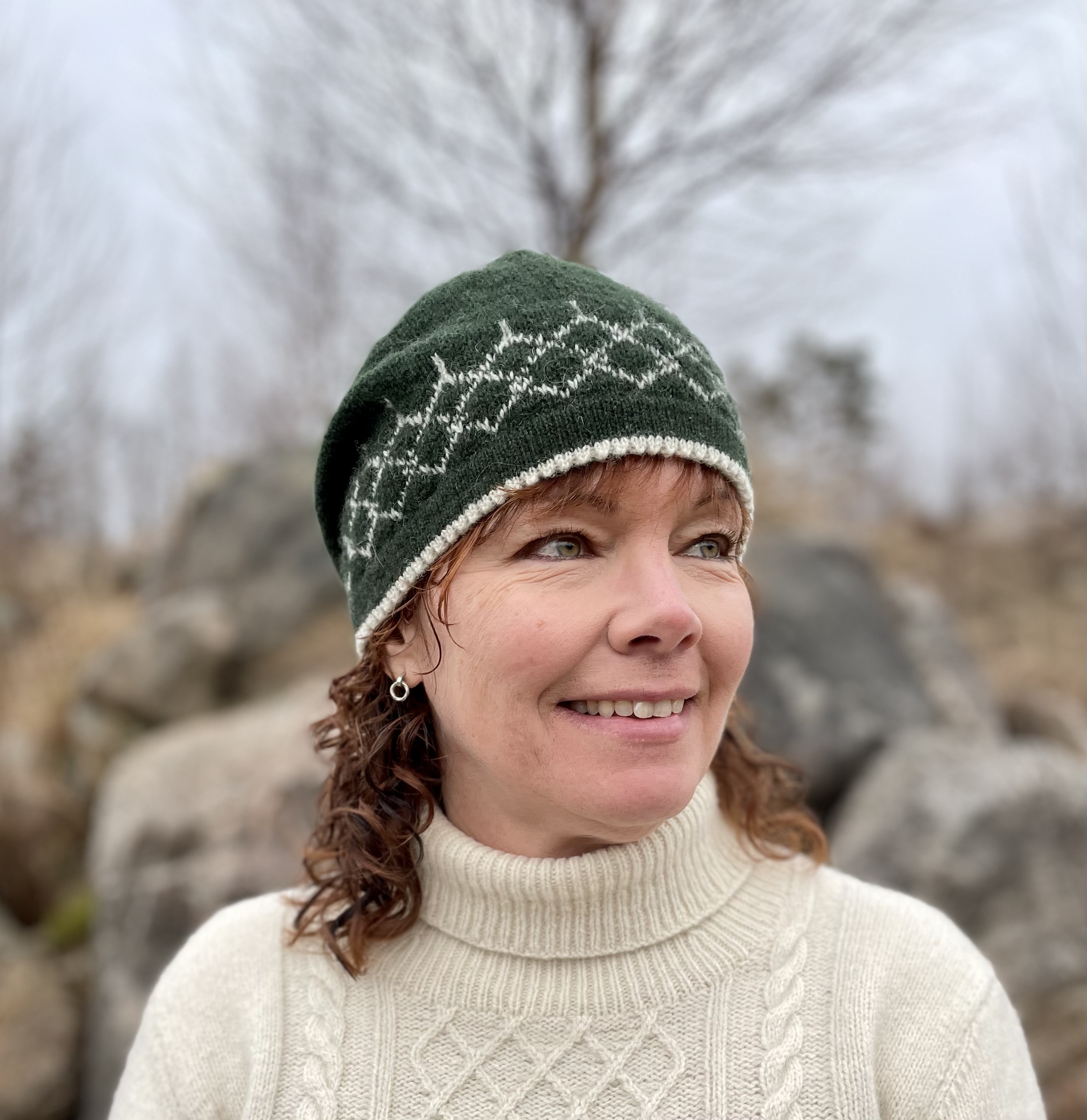 Knitting pattern Avelsås Hönsgårdsmössa och vantar-swe - 3