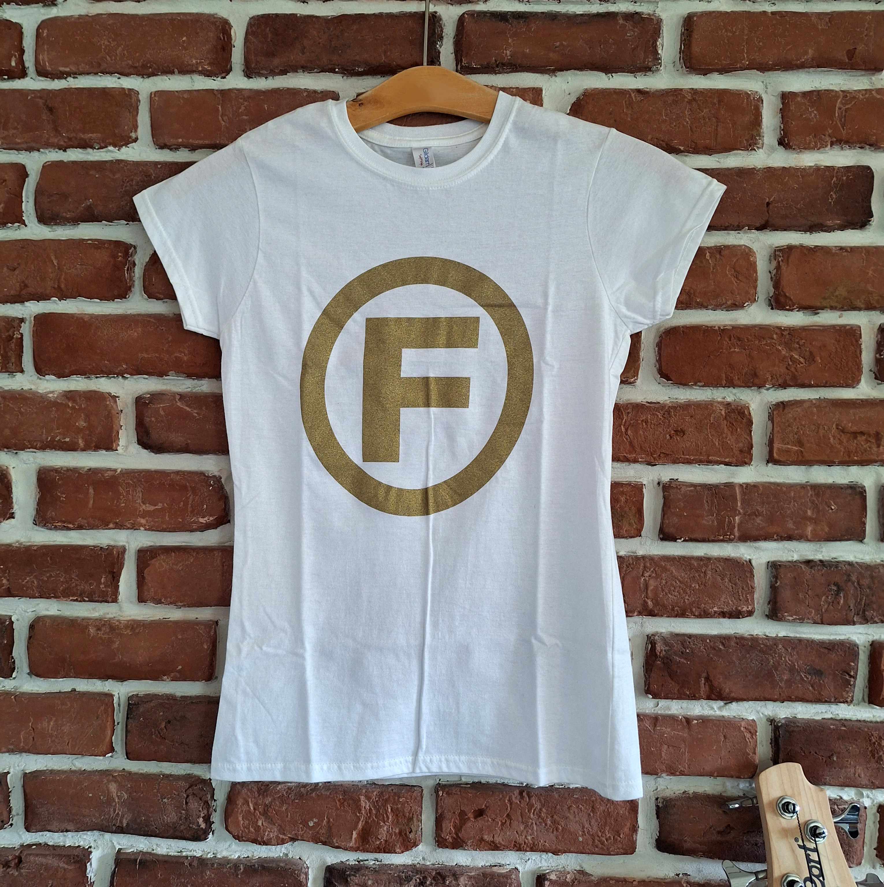 Dam t-shirt: Anders F. Rönnblom - Vit Med Guld Logo (S)
