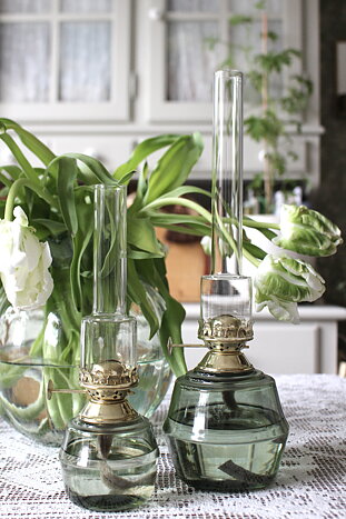 Fotogenlampa, färgat glas grön