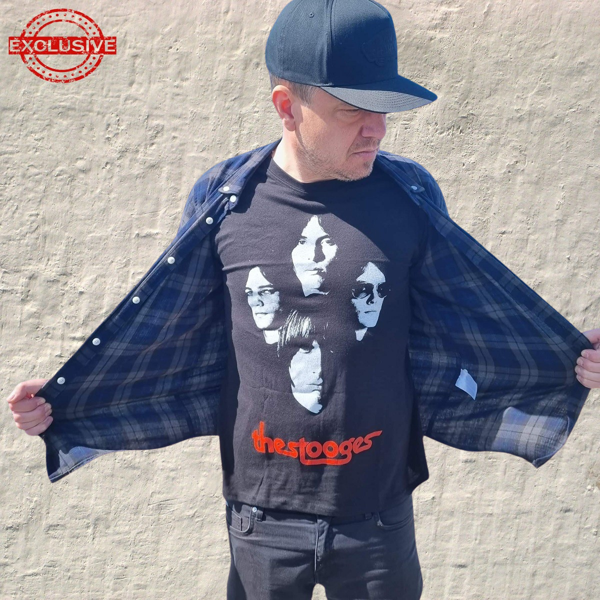 IGGY & THE STOOGES - T-SHIRT, GROUP SHOT