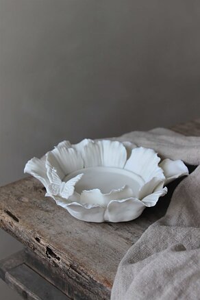 Madame butterfly candle holder