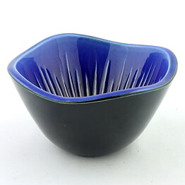 Carl-Harry Stålhane (Anemone 1960s) Blue Quadratic Bowl with Linear Relief 13 cm