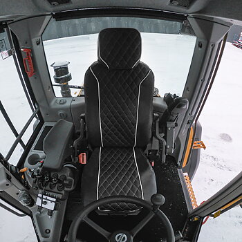 Seat cover: Volvo Loader L60H-L260H
