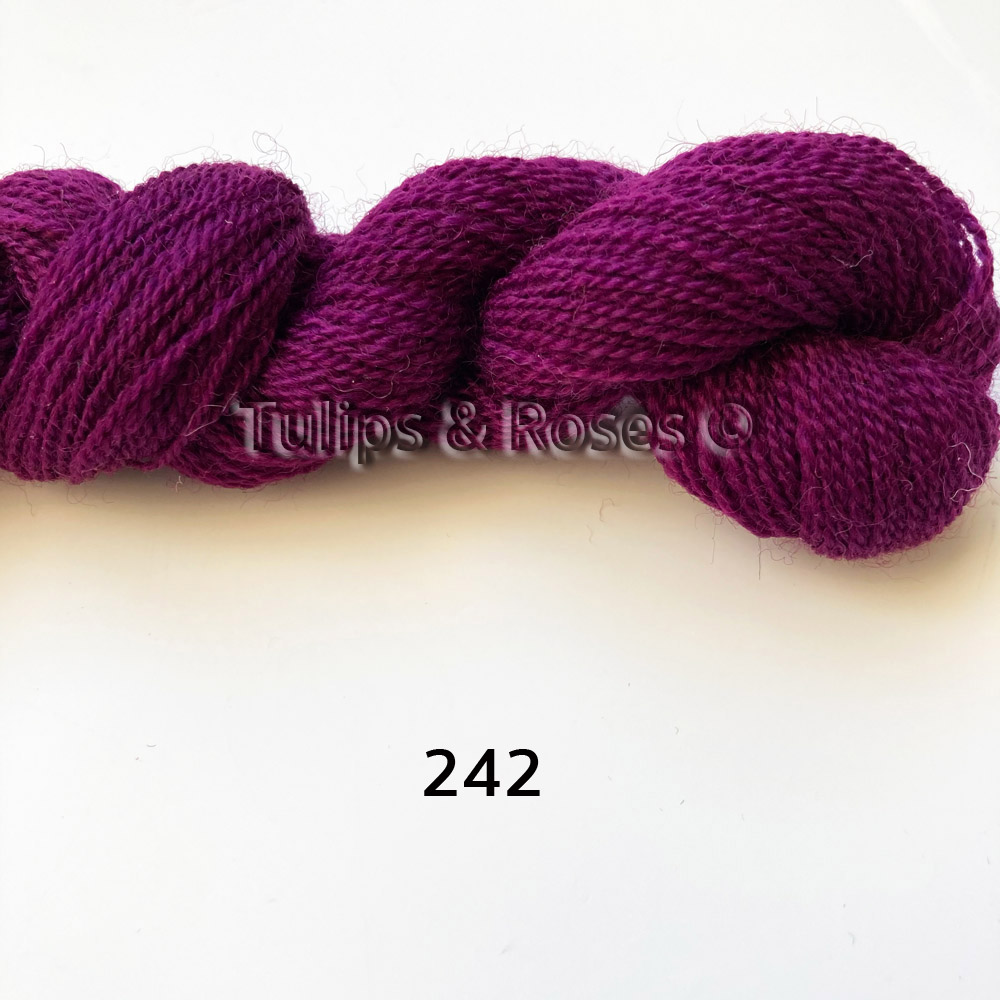 Yllebroderigarn 20/2  REDGARN Kamgarn Rosa  - 7