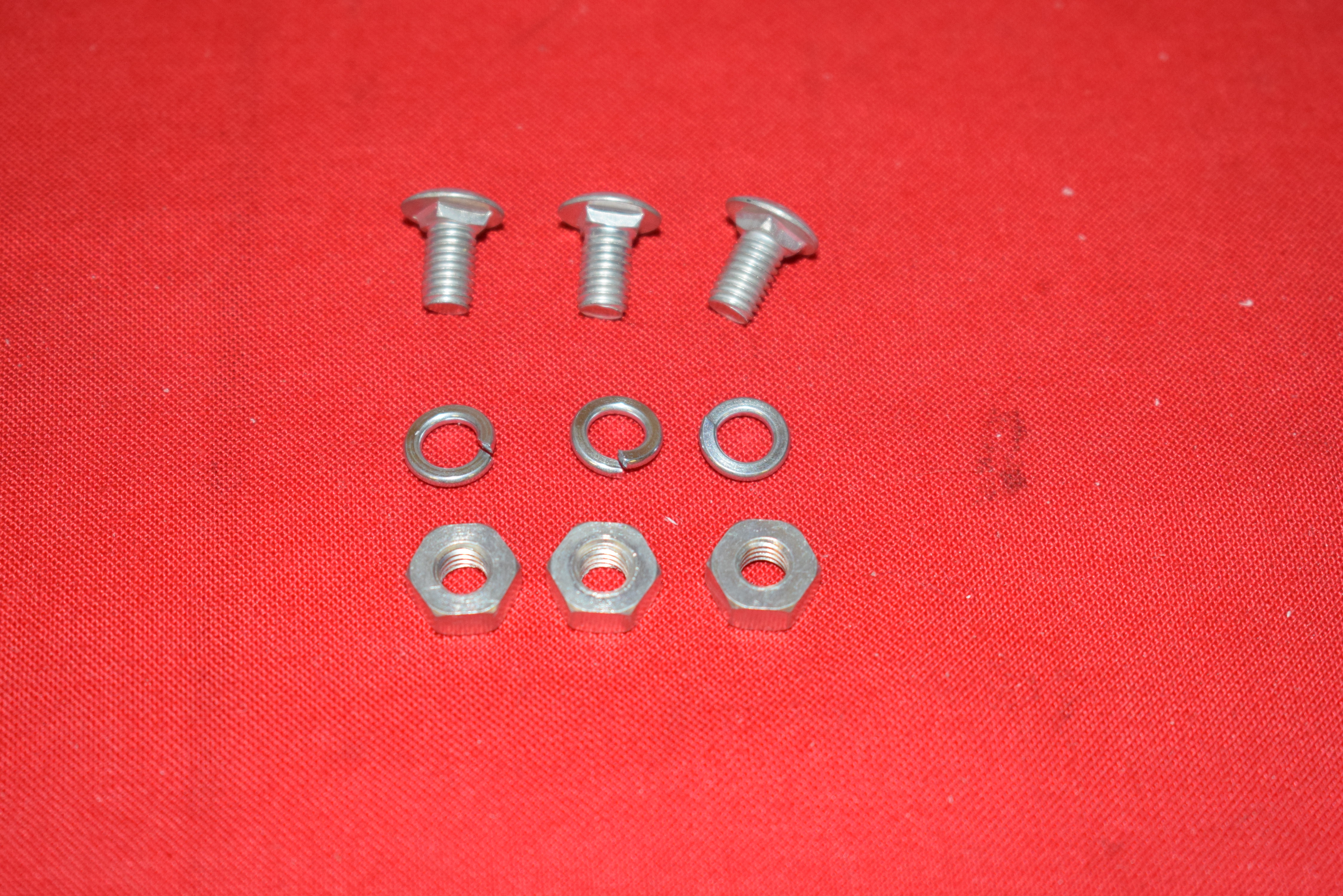 Screw & Nut kit Horn cover (3)