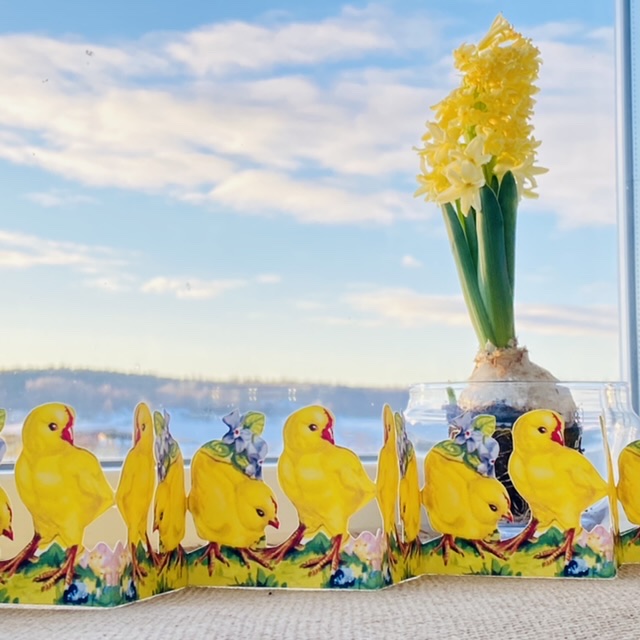 Paper garland Chickens - Old-fashioned Easter decoration - 67x6.5 cm - 4