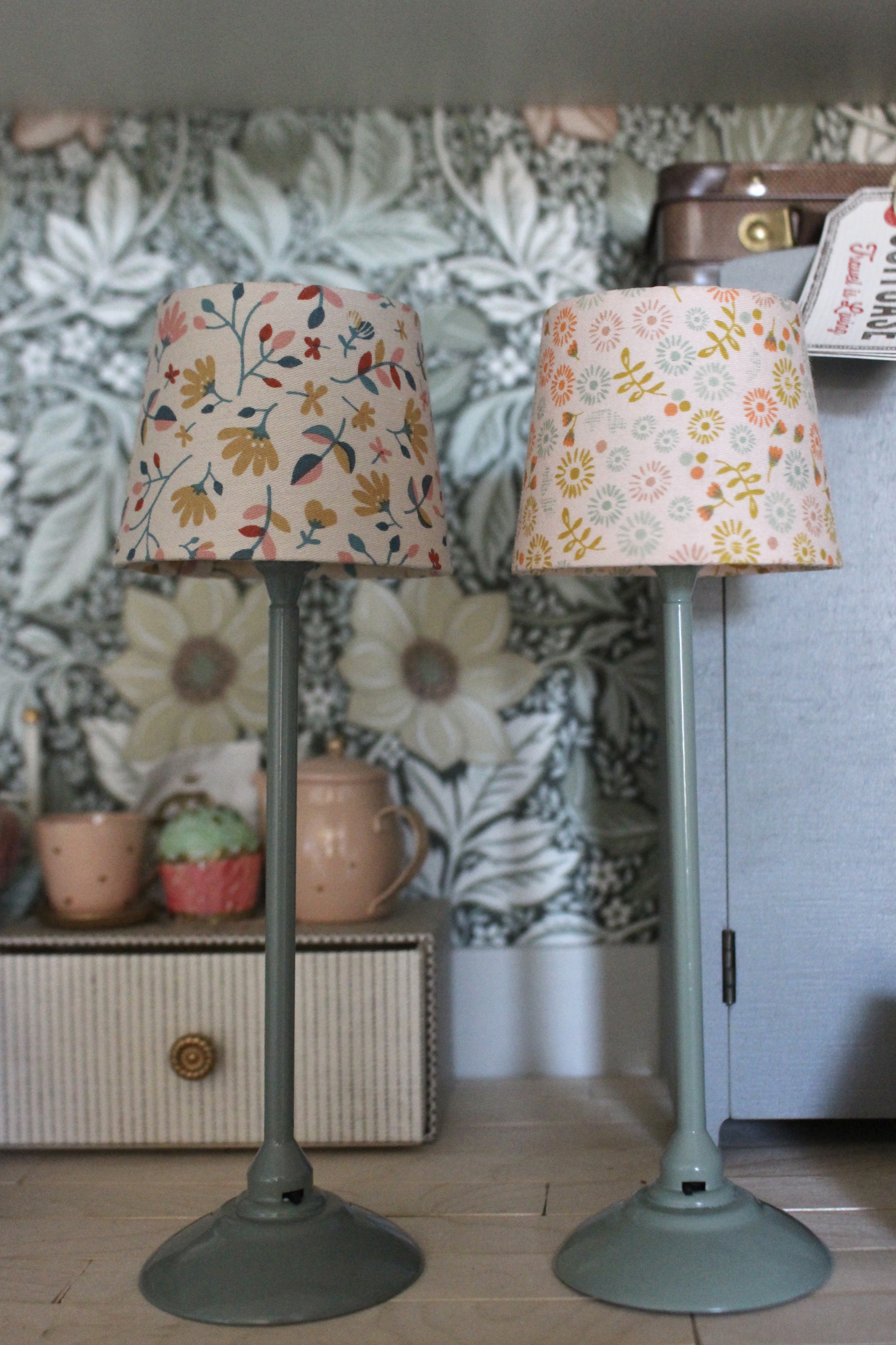 Lampa, mörk skärm - 2