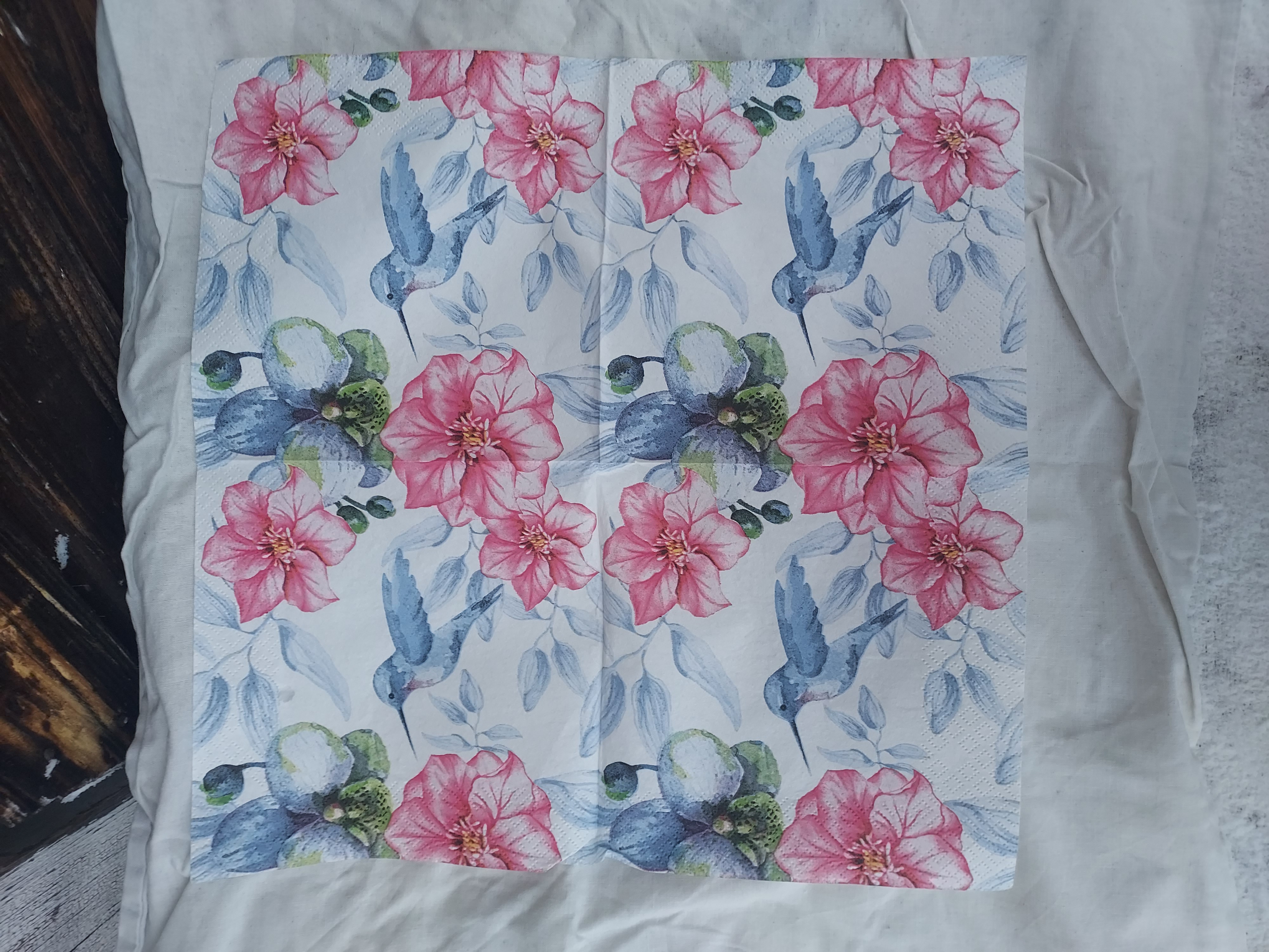 Servett med blommor o fågel, 33x33cm