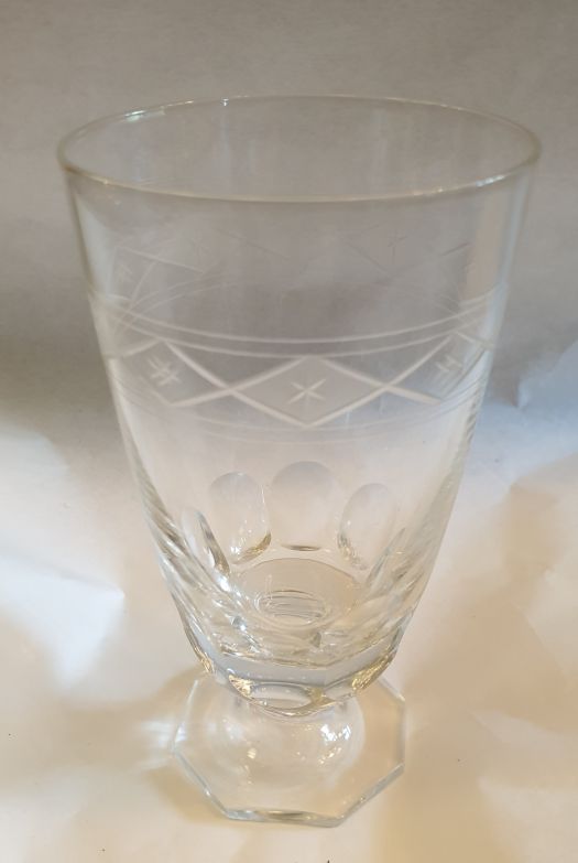 Vitvinsglas romber