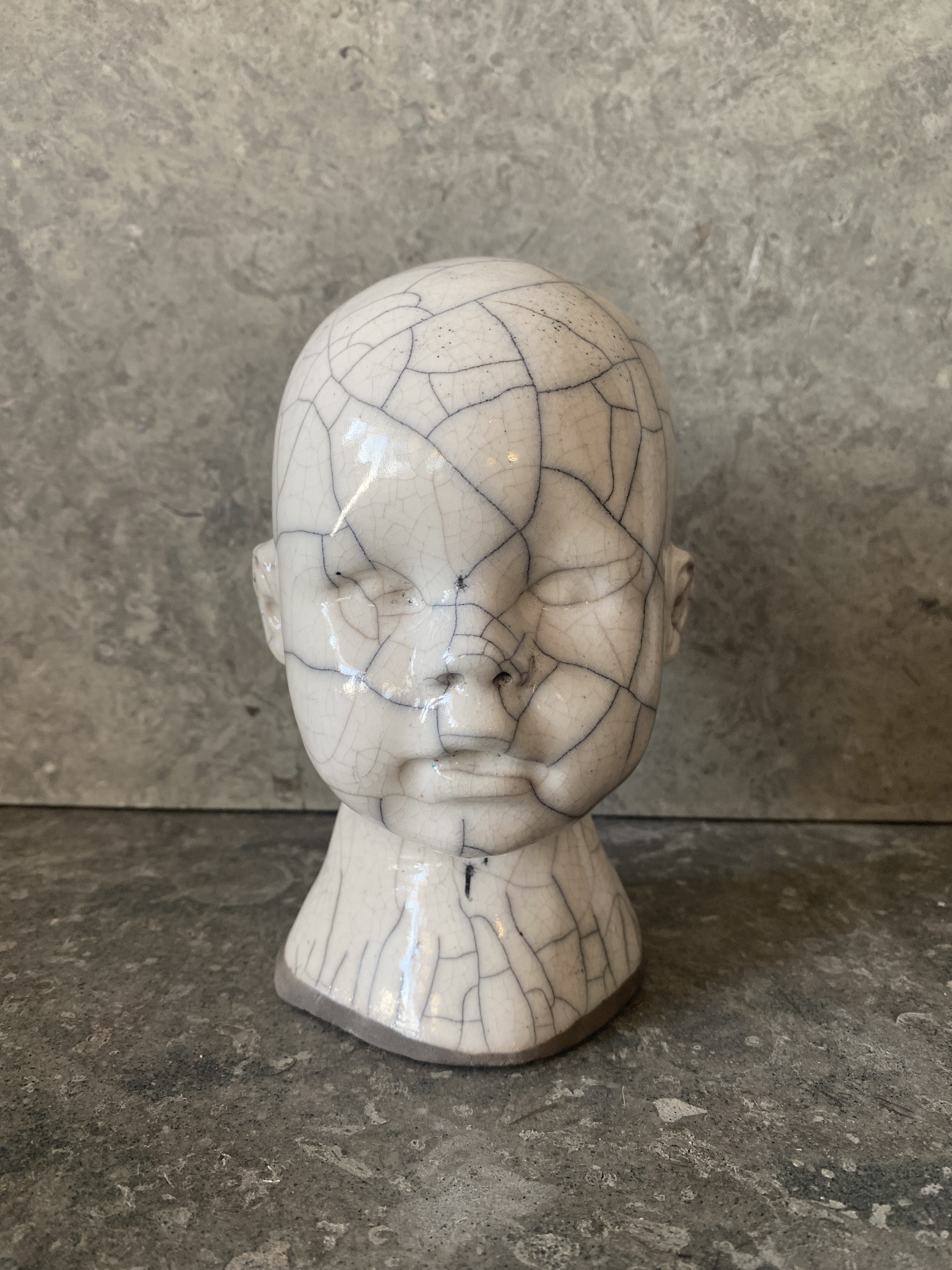 Skulptur Rakudoll Krackelerad vit - 3